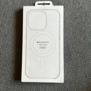 Apple iPhone 14 Pro clear case mag safe. New open box.